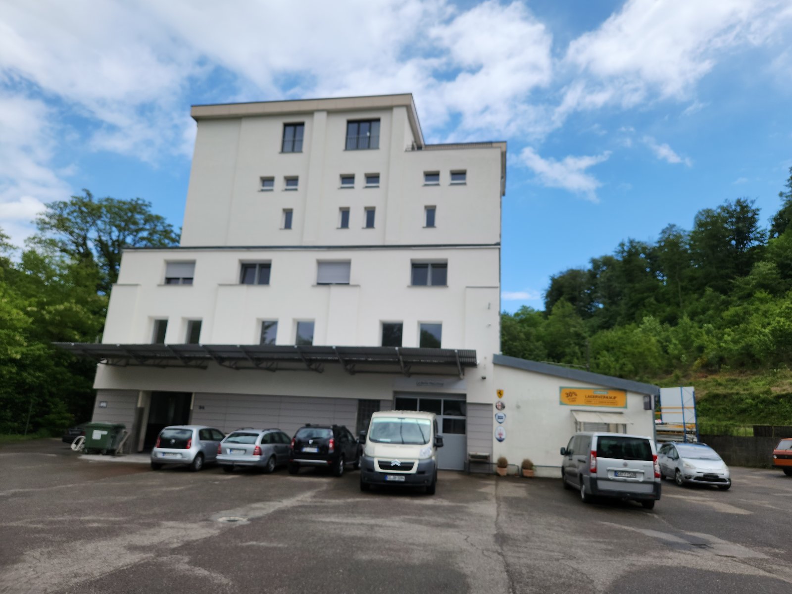 Komplettes Gebäude Komplettes Gebäude